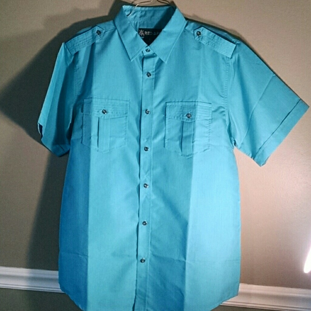 5/$25 Red Ape button front short sleeve shirt, large